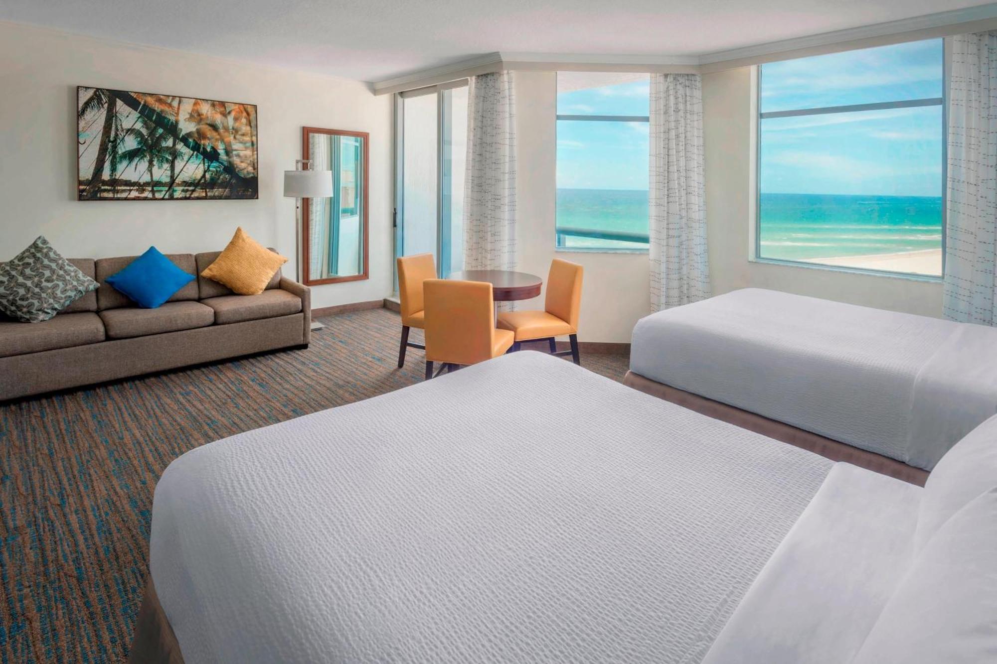 Studio Two Queen Beds Balcony Partial Ocean View,1634398301:JPEG
